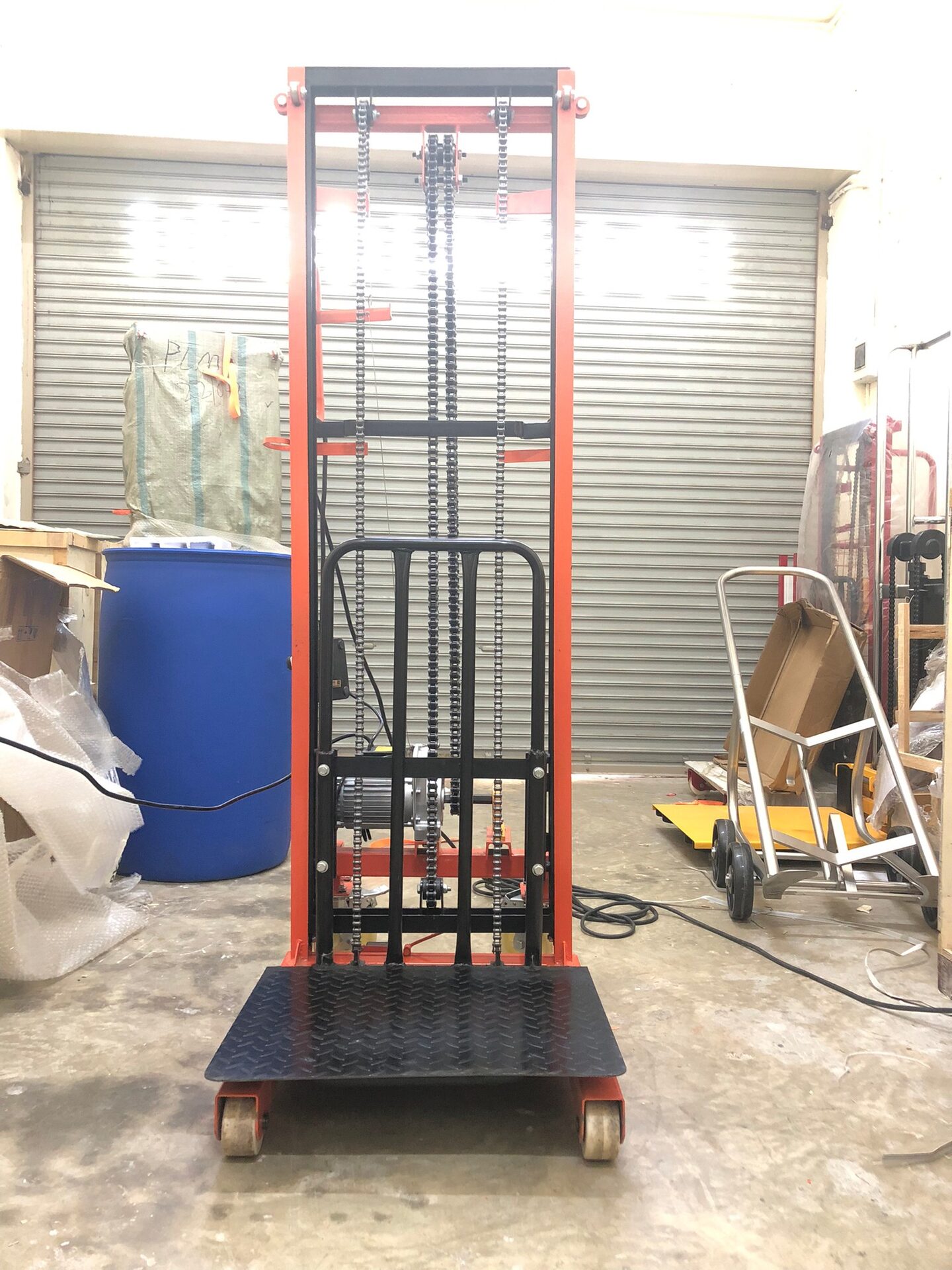 รถเข็นยกของไฟฟ้า “Electric Stacker DD1” พลิกโฉมการขนย้ายสินค้าให้ง่ายดายยิ่งขึ้น!