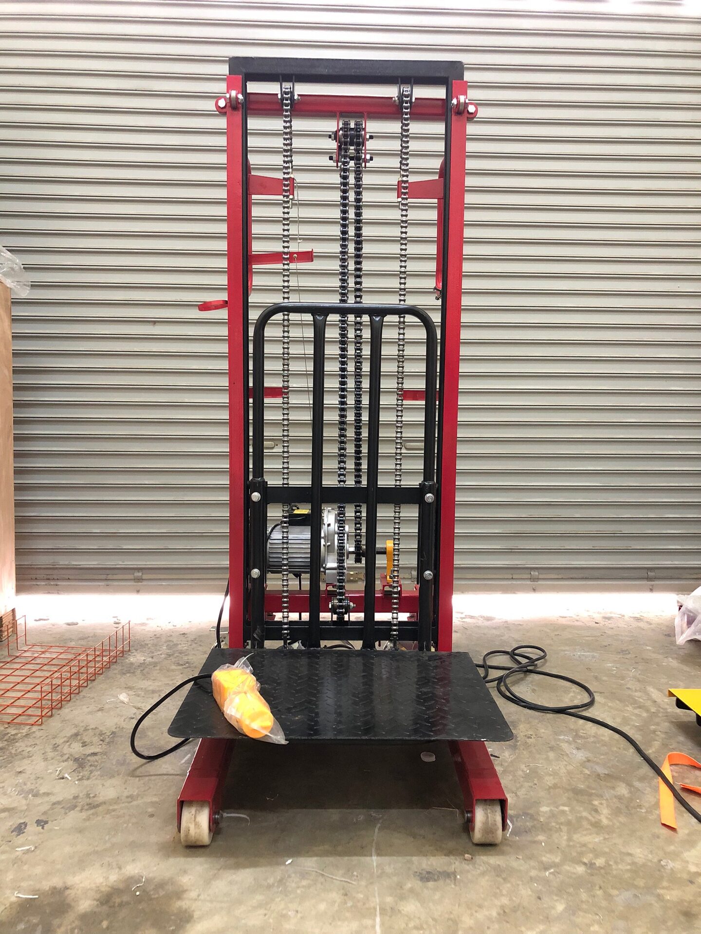 #ElectricStacker #MaterialHandling #Efficiency  ติดต่อ ปัญญาเคมีภัณฑ์