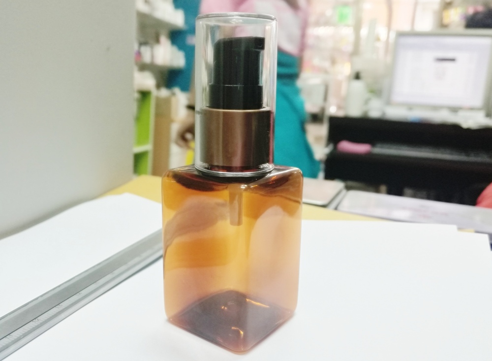 sb-050ml ชา #20 sqr + ปั้มเจลครอบใส ดำน้ำตาล