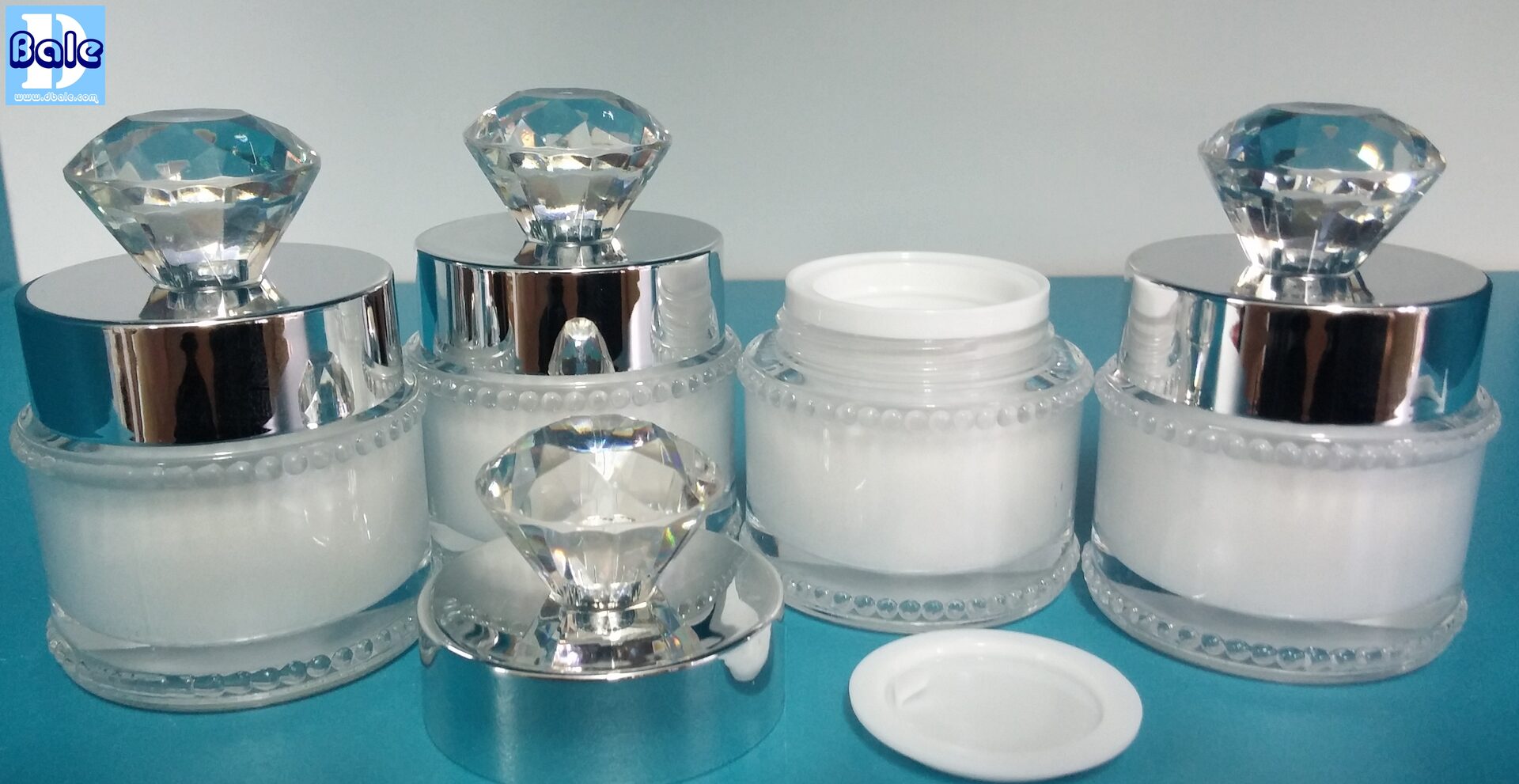 ขายส่ง กระปุกครีมสวยๆ ฝากะรัต สีขาว k0206-10g